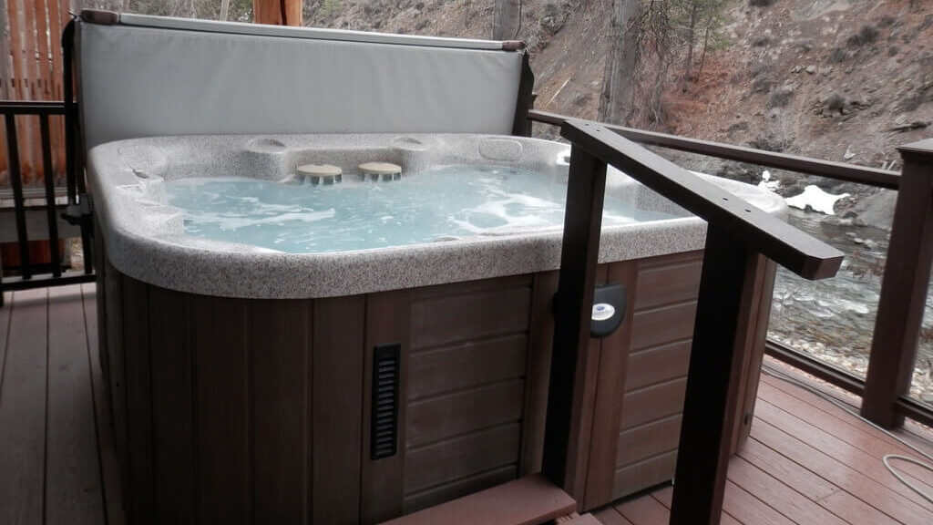 How Much Electricity Does A Hot Tub Use In Winter